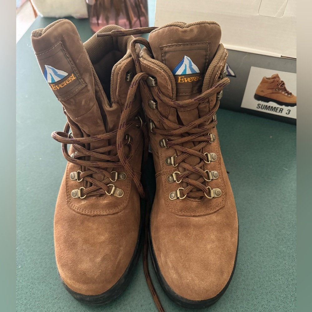 Mt Everest Vintage Hiking Boots Women’s 8.5